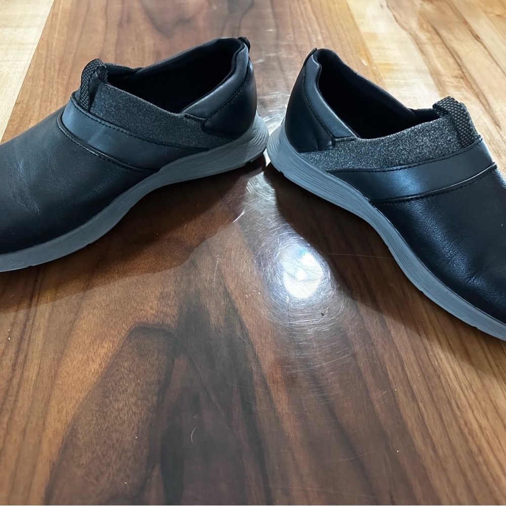 Women’s Slip Resistant Slide On Shoes